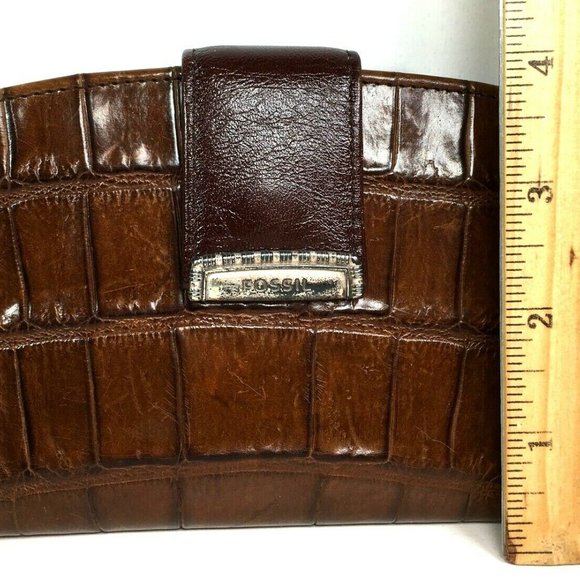 Fossil Vintage Brown Leather Reptile Print Wallet - Picture 8 of 12